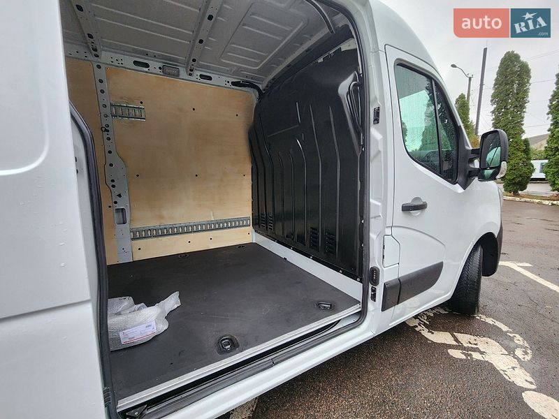 Грузовой фургон Renault Master 2022 в Дубно