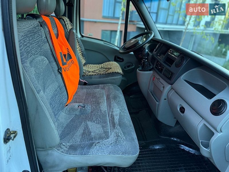 Вантажопасажирський фургон Renault Master 2005 в Хмельницькому