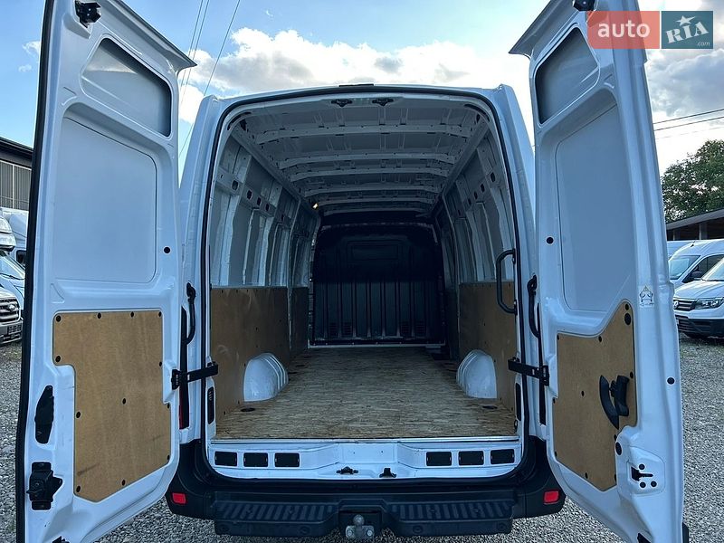 Вантажний фургон Renault Master 2022 в Хусті