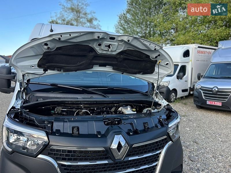 Вантажний фургон Renault Master 2022 в Хусті