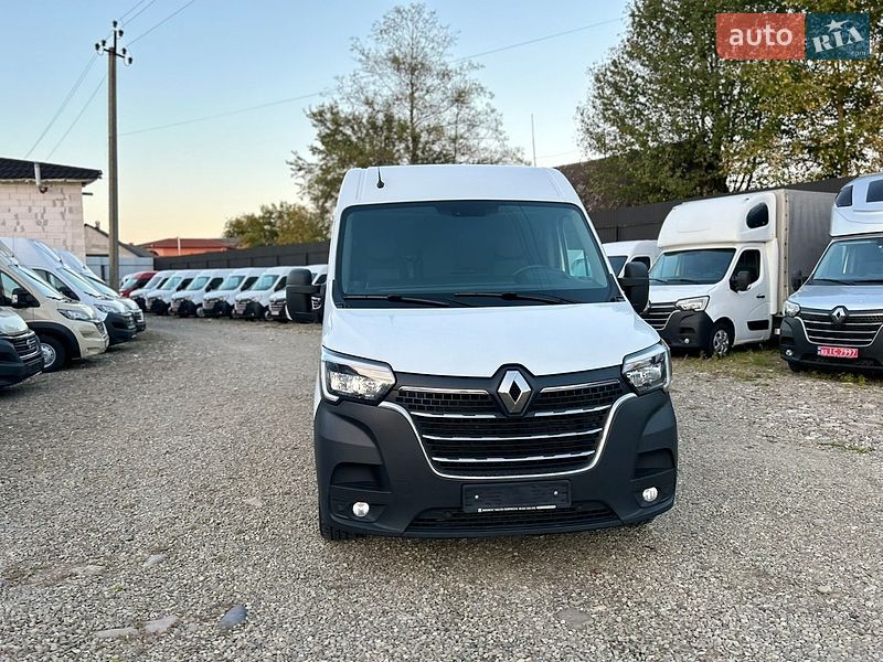 Грузовой фургон Renault Master 2022 в Хусте