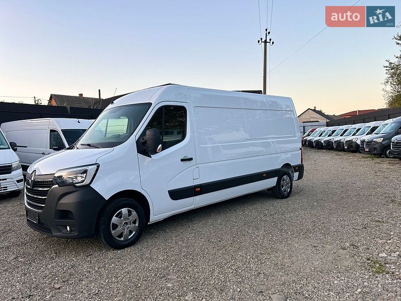 Грузовой фургон Renault Master 2022 в Хусте