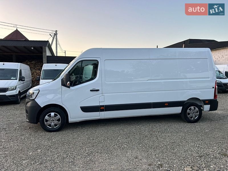 Грузовой фургон Renault Master 2022 в Хусте