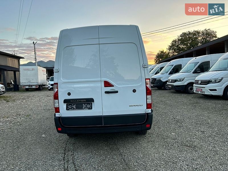 Грузовой фургон Renault Master 2022 в Хусте