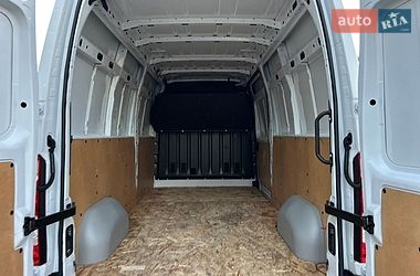 Грузовой фургон Renault Master 2022 в Хусте