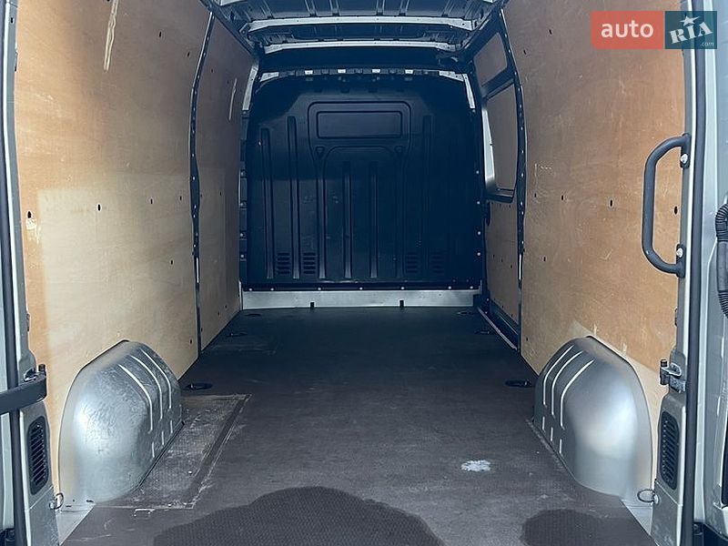 Вантажний фургон Renault Master 2021 в Луцьку