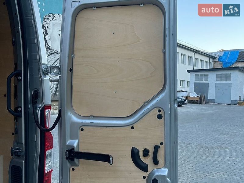 Вантажний фургон Renault Master 2021 в Луцьку
