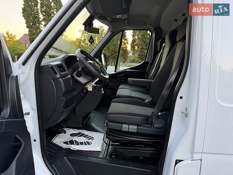 Микроавтобус грузовой (до 3,5т) Renault Master 2023 в Дубно