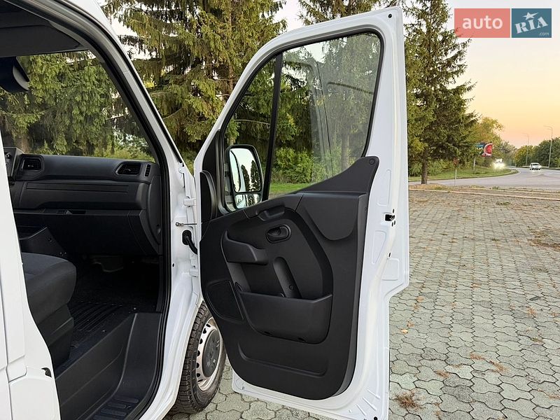 Микроавтобус грузовой (до 3,5т) Renault Master 2023 в Дубно