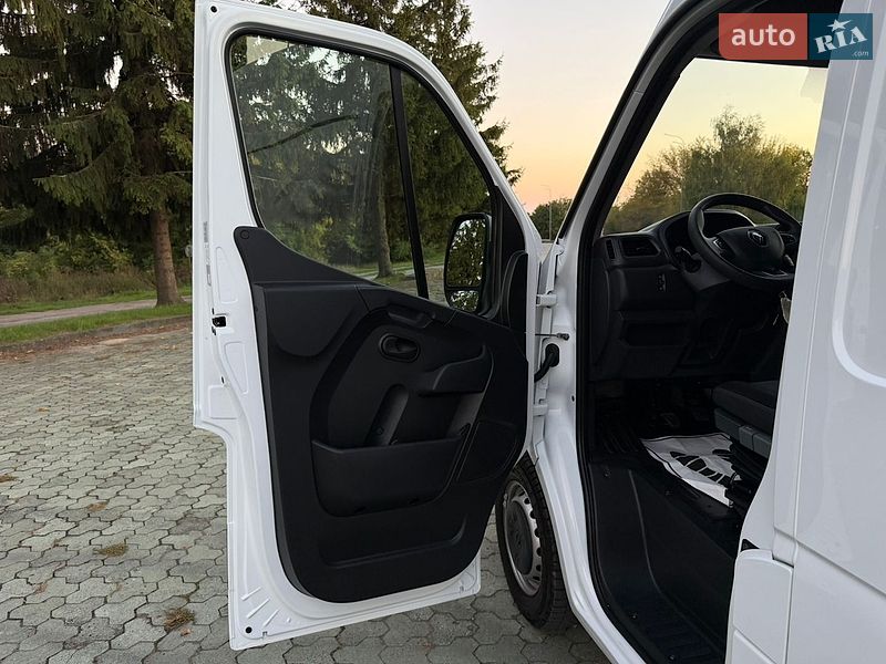 Микроавтобус грузовой (до 3,5т) Renault Master 2023 в Дубно