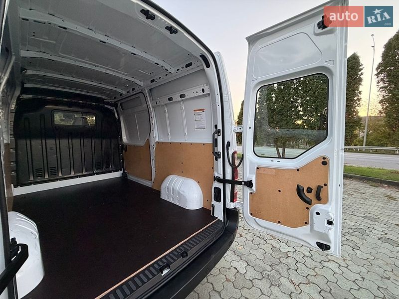 Микроавтобус грузовой (до 3,5т) Renault Master 2023 в Дубно