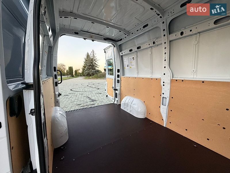 Микроавтобус грузовой (до 3,5т) Renault Master 2023 в Дубно