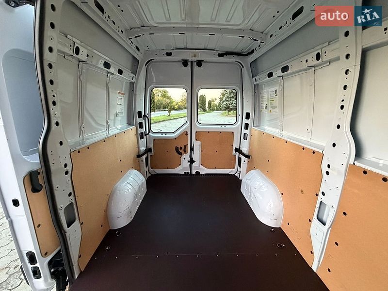 Микроавтобус грузовой (до 3,5т) Renault Master 2023 в Дубно