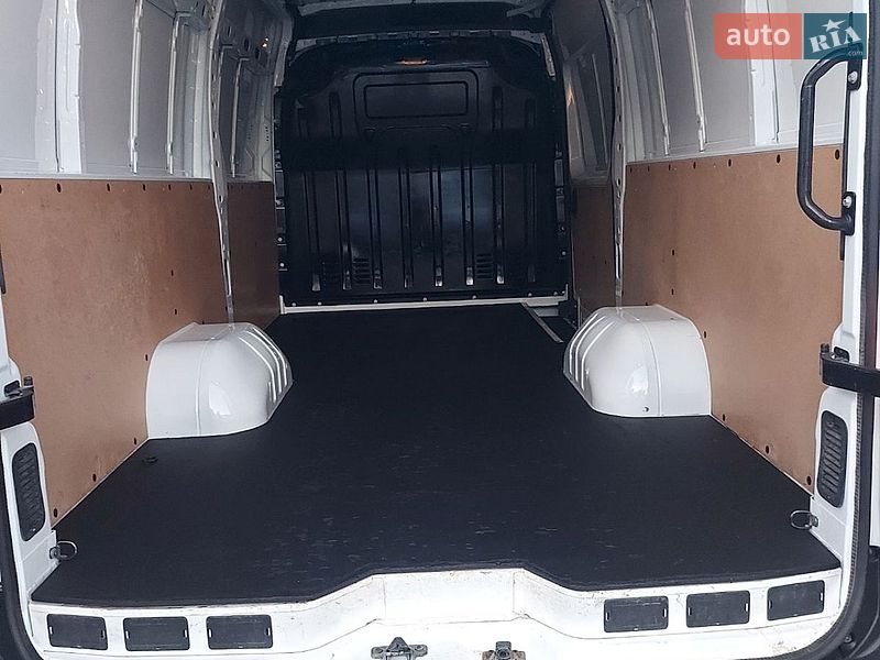 Грузовой фургон Renault Master 2022 в Львове