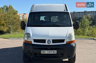 Вантажний фургон Renault Master 2006 в Рівному