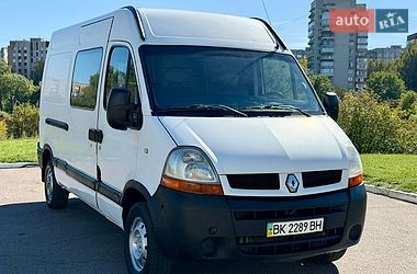 Вантажний фургон Renault Master 2006 в Рівному