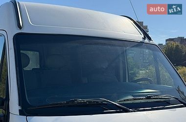 Вантажний фургон Renault Master 2006 в Рівному