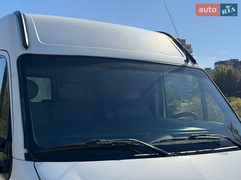 Вантажний фургон Renault Master 2006 в Рівному