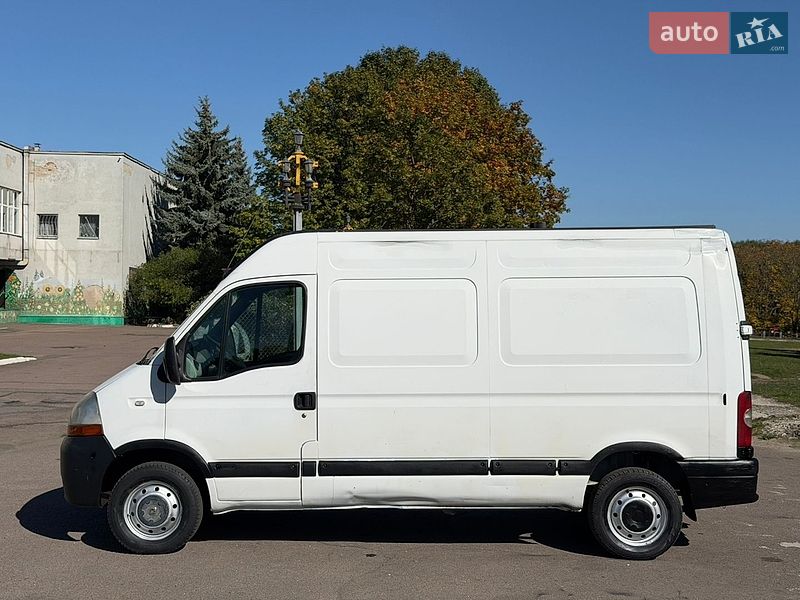 Вантажний фургон Renault Master 2006 в Рівному