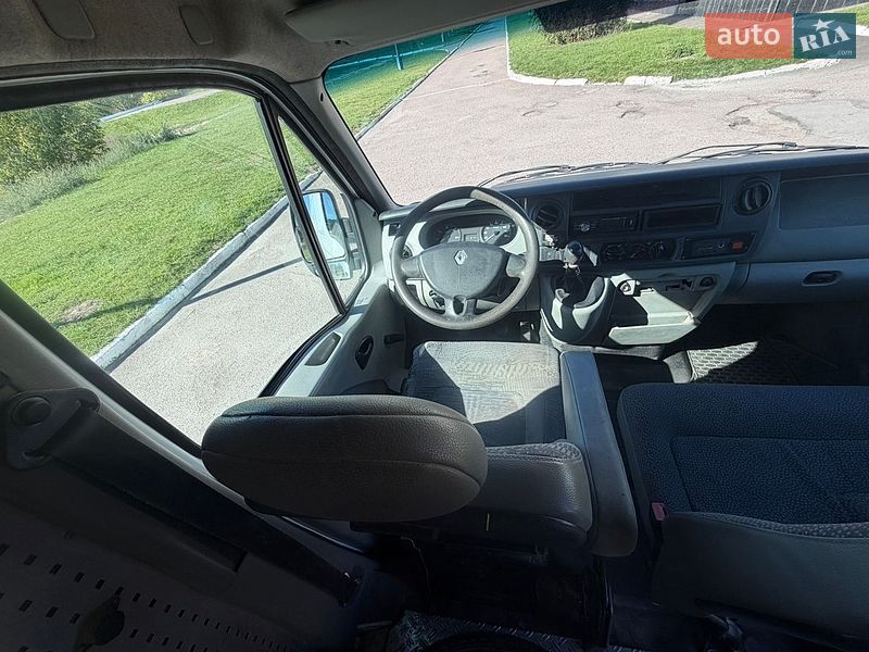 Вантажний фургон Renault Master 2006 в Рівному