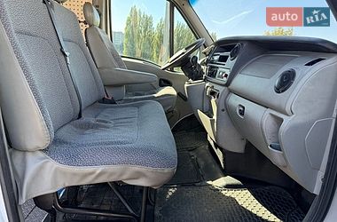 Вантажний фургон Renault Master 2006 в Рівному