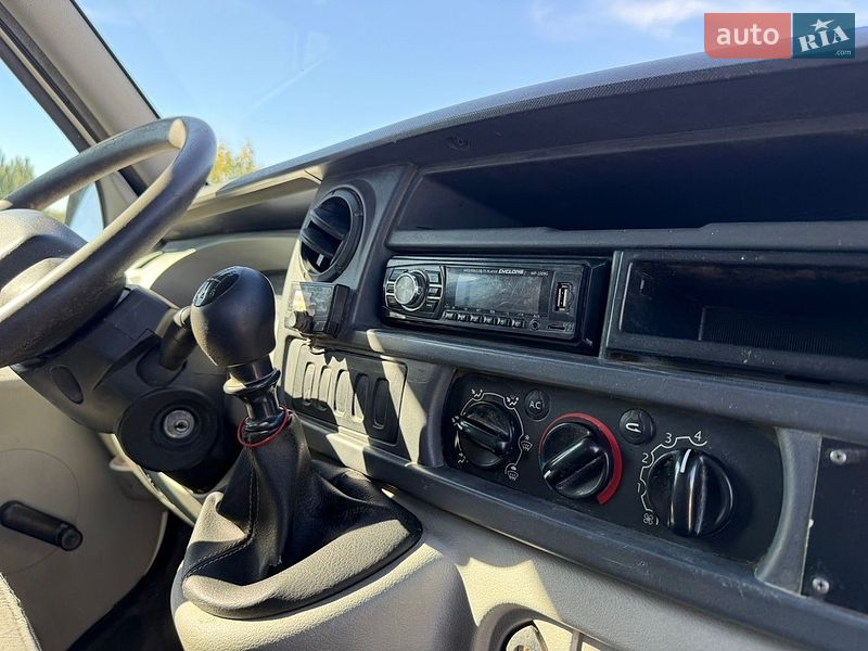 Вантажний фургон Renault Master 2006 в Рівному