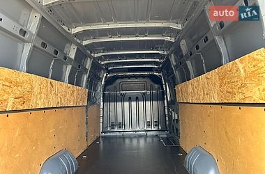 Вантажний фургон Renault Master 2022 в Хусті