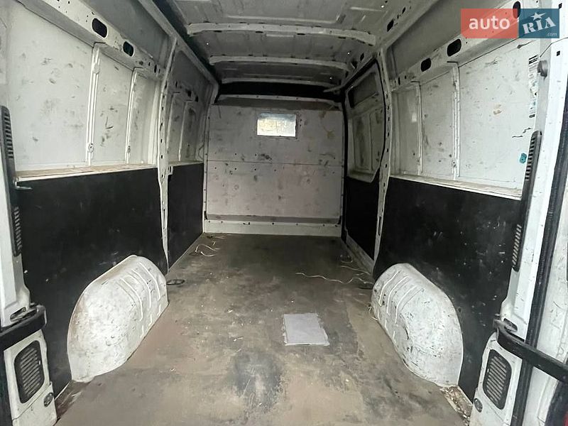 Грузопассажирский фургон Renault Master 2012 в Киеве