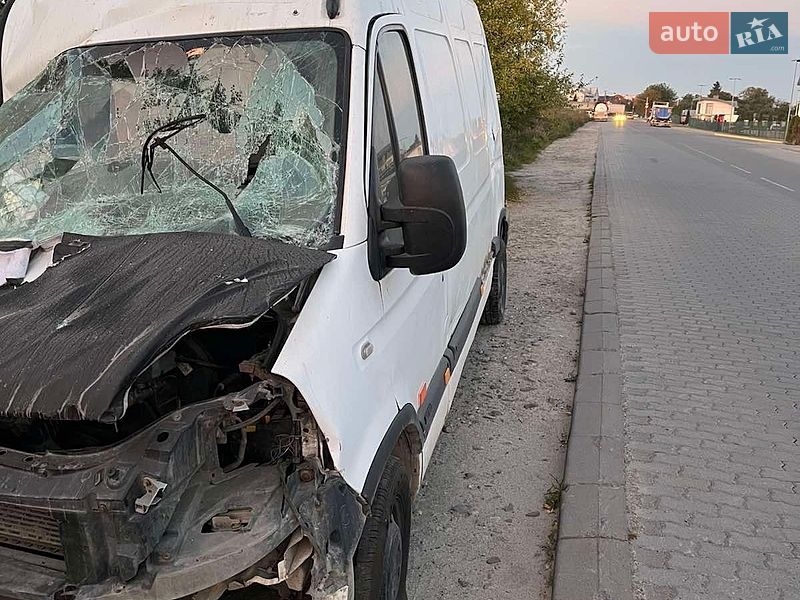 Грузовой фургон Renault Master 2006 в Львове