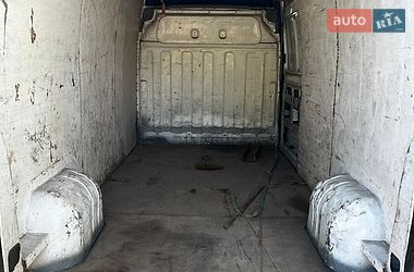 Вантажний фургон Renault Master 2006 в Острозі