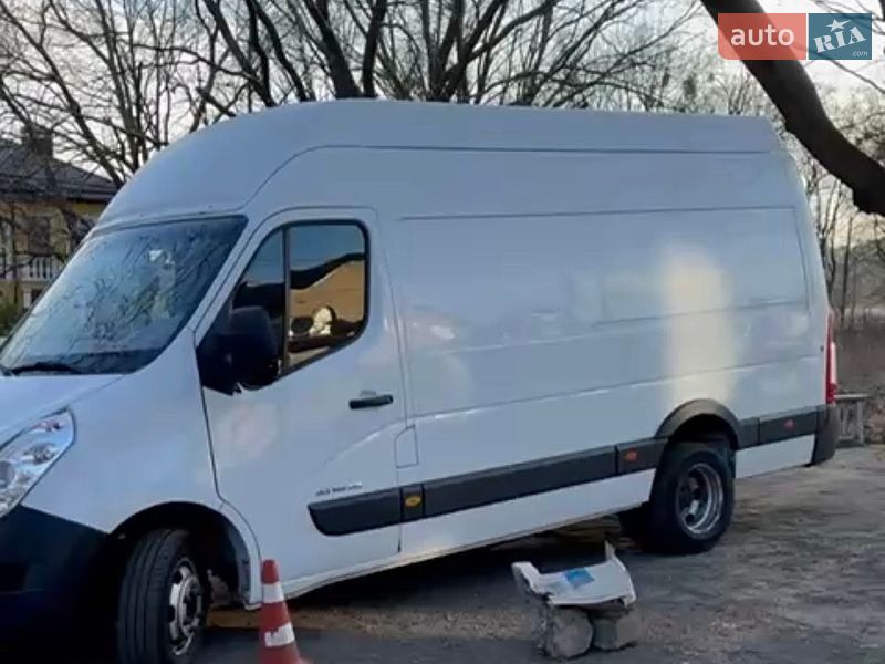 Вантажний фургон Renault Master 2017 в Полтаві