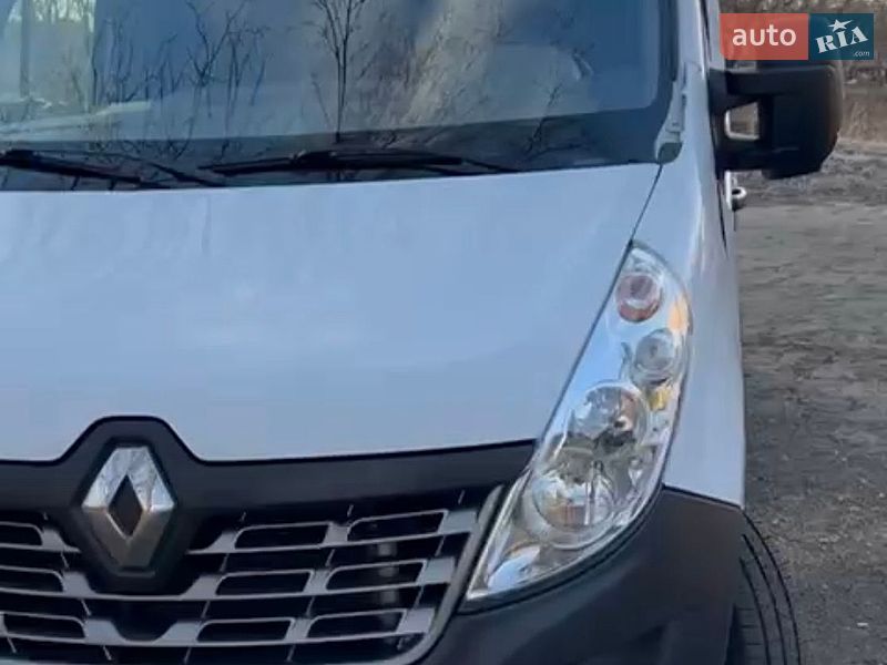 Вантажний фургон Renault Master 2017 в Полтаві