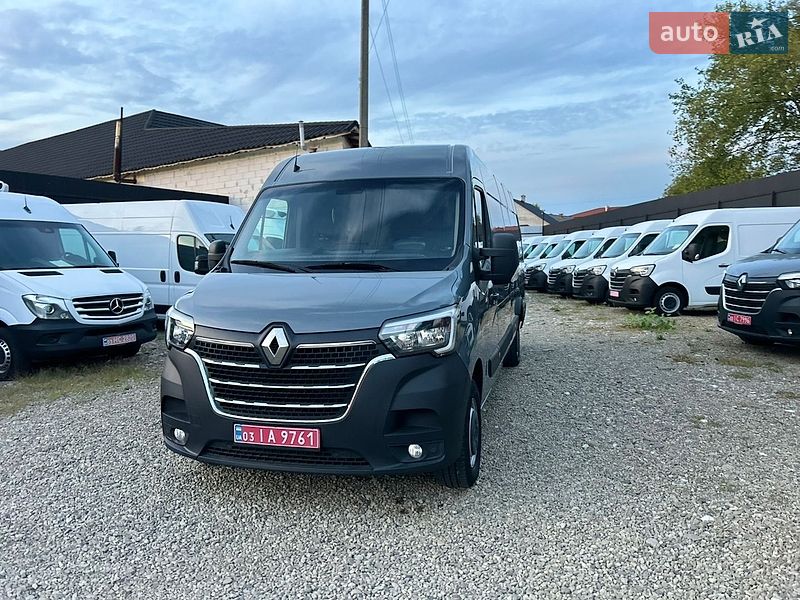 Грузовой фургон Renault Master 2022 в Хусте