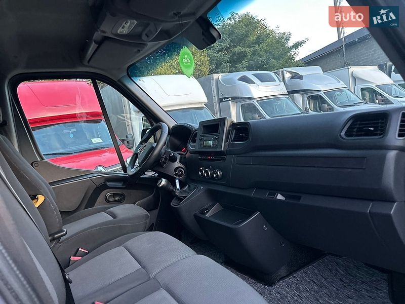 Грузовой фургон Renault Master 2022 в Хусте