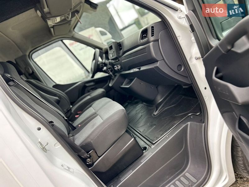 Тентованый Renault Master 2022 в Хусте