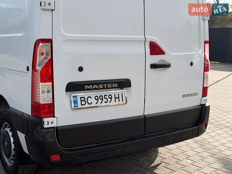 Вантажний фургон Renault Master 2017 в Львові