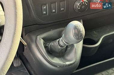 Вантажний фургон Renault Master 2017 в Львові