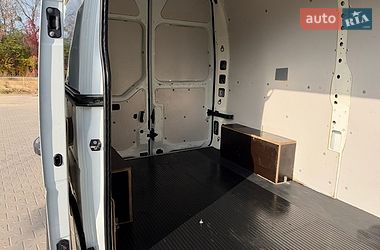 Вантажний фургон Renault Master 2017 в Львові