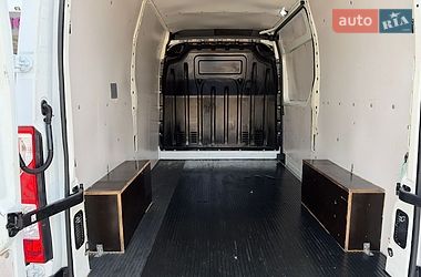 Вантажний фургон Renault Master 2017 в Львові