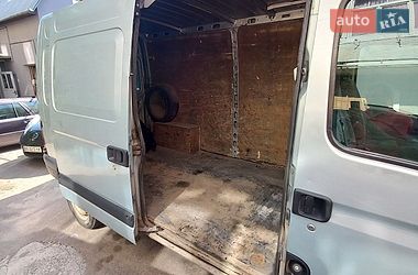 Вантажний фургон Renault Master 2006 в Тернополі