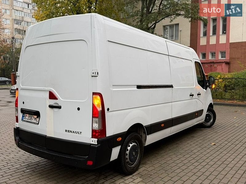 Грузовой фургон Renault Master 2015 в Львове