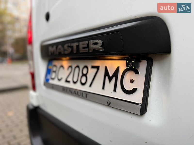 Грузовой фургон Renault Master 2015 в Львове