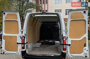 Грузовой фургон Renault Master 2015 в Львове