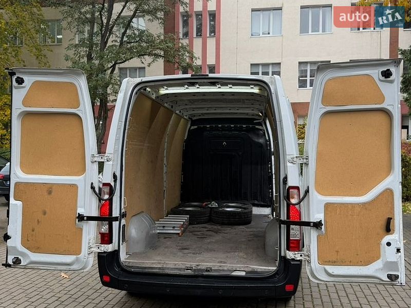 Грузовой фургон Renault Master 2015 в Львове