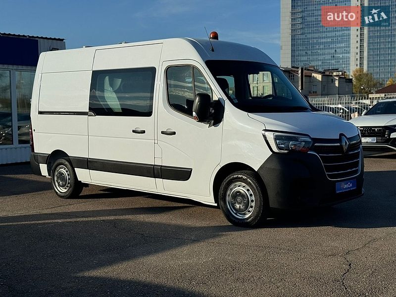 Вантажопасажирський фургон Renault Master 2020 в Києві