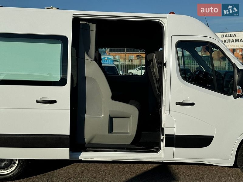 Вантажопасажирський фургон Renault Master 2020 в Києві