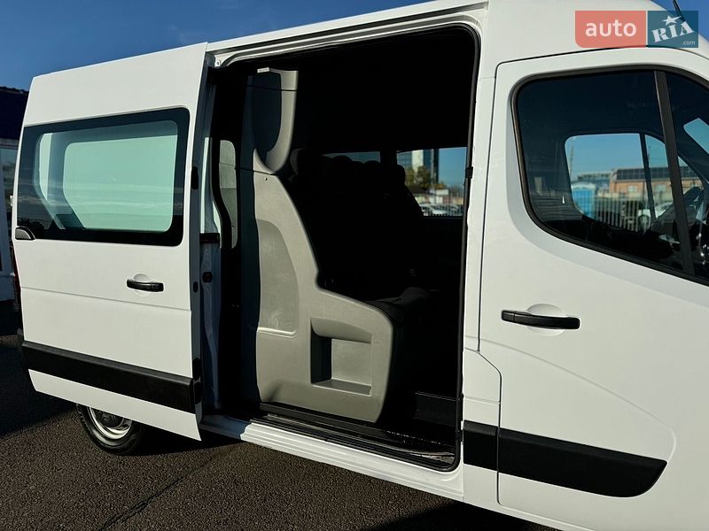 Вантажопасажирський фургон Renault Master 2020 в Києві