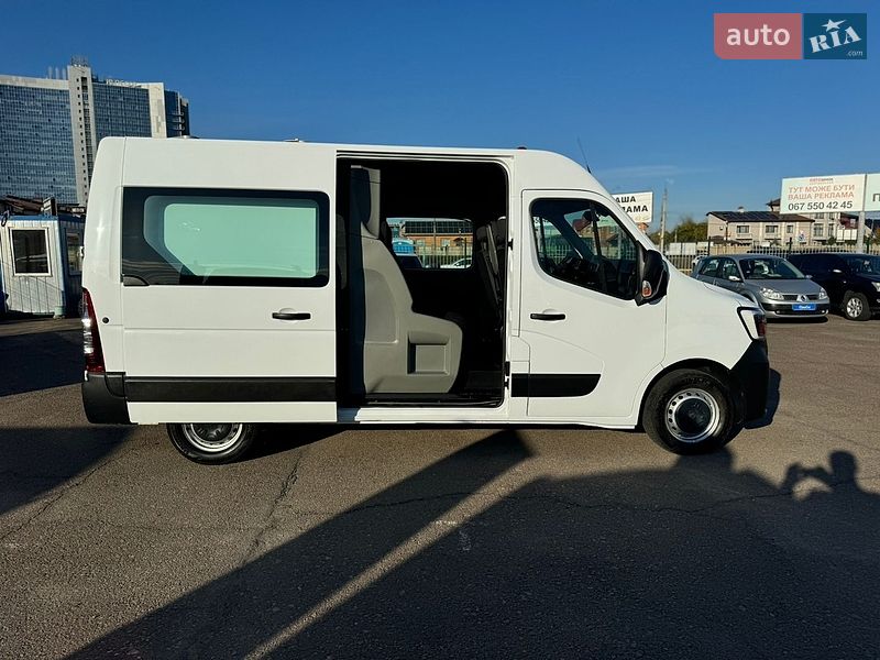 Вантажопасажирський фургон Renault Master 2020 в Києві