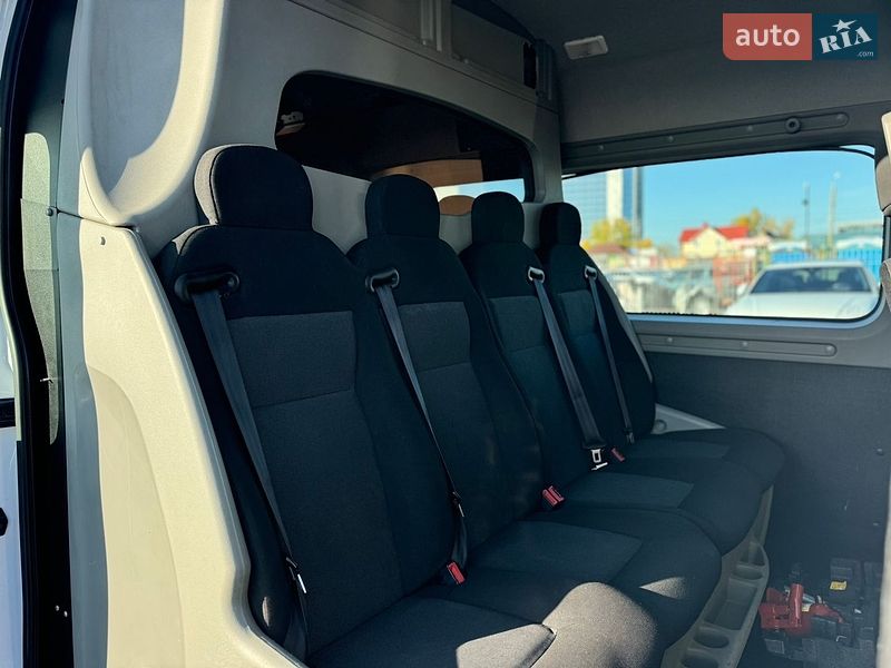 Вантажопасажирський фургон Renault Master 2020 в Києві