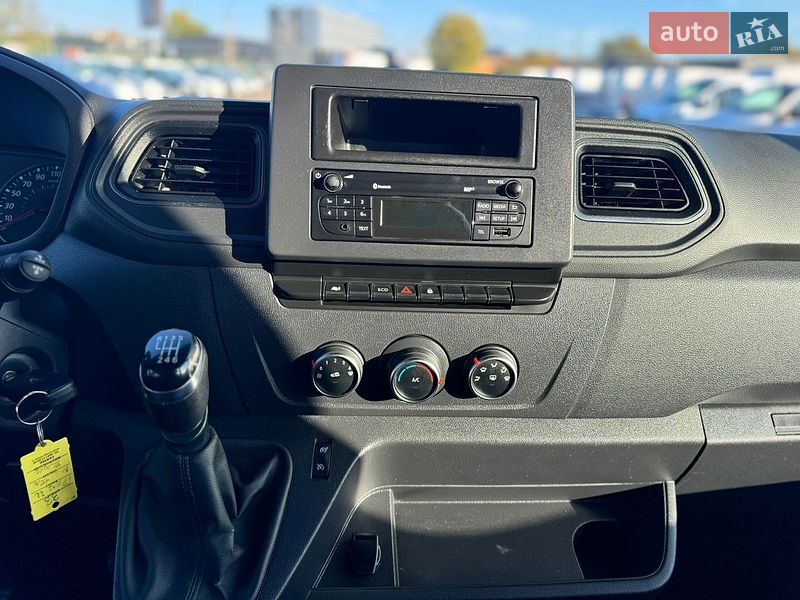 Вантажопасажирський фургон Renault Master 2020 в Києві
